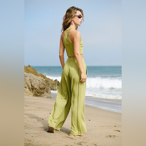 Free People Go To Set💚 - Picture 4 of 5